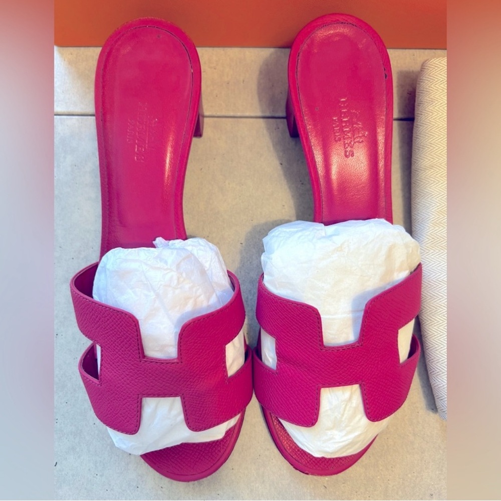Hermes Oasis Pink fuchsia Sandals with Iconic H Design